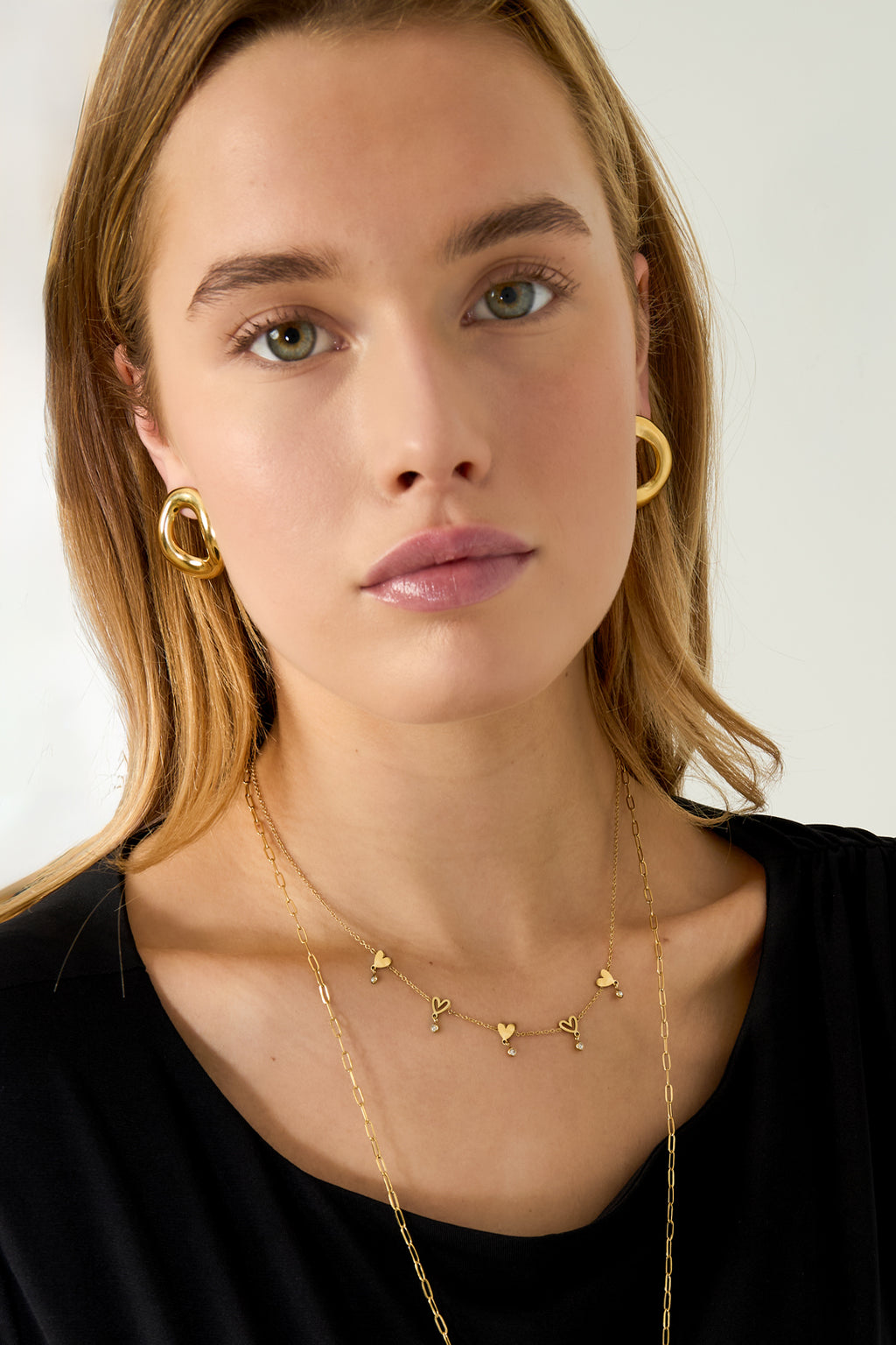 Romantische dames ketting met hartjes en strass