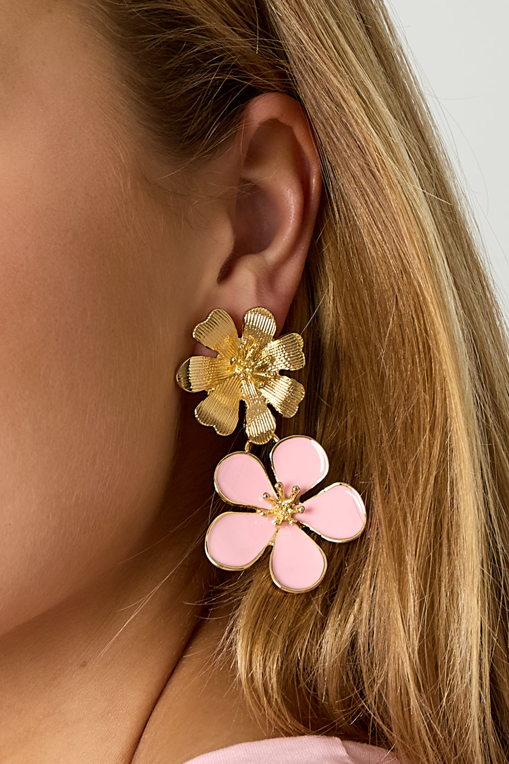 Vrouwelijke bloem oorbellen voor casual en feestelijke outfits