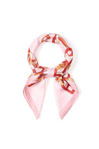 Lichte roze dames sjaal als zomerse accessoire